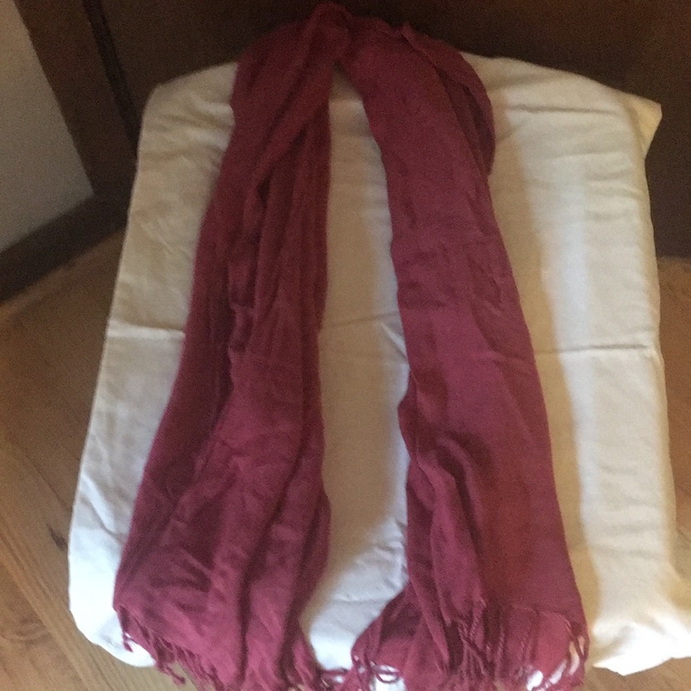 Women’s scarf.
